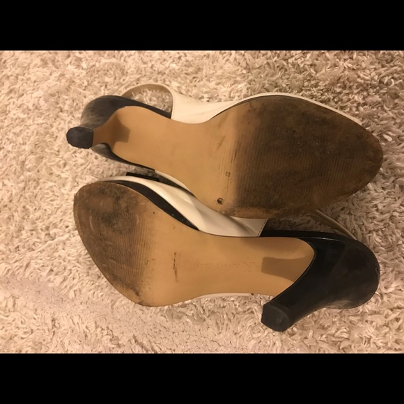 Ann Klein Black and White pep toe heels. Size: 7 - Picture 5 of 5